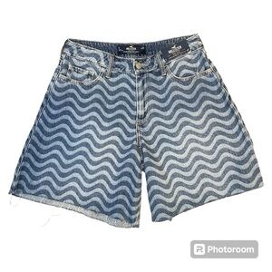 Hollister Hi-Rise Vintage Baggy Short 8”  NWT